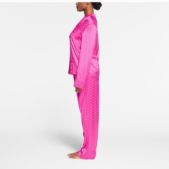 Skims Jaquard Long Sleeve Button Up With Skims Logo In Hot Pink - Picture 8 of 16